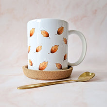 Cargar imagen en el visor de la galería, Taza Otoñal ilustrada | Spike el erizo