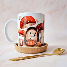 Cargar imagen en el visor de la galería, Taza Otoñal ilustrada | Spike el erizo