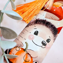 Cargar imagen en el visor de la galería, Marcapágina metálico con regla | Spike otoñal