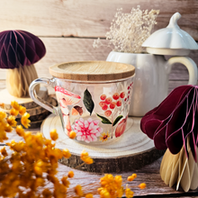 Cargar imagen en el visor de la galería, Taza de cristal con tapa de bambú – Colección Otoño
